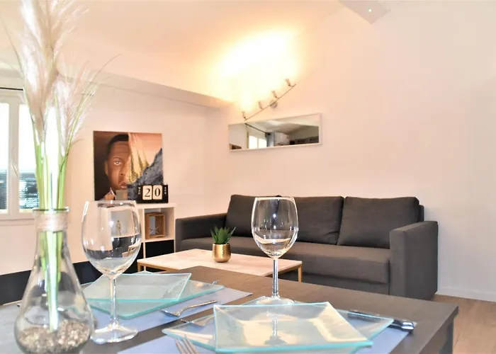 Grand Studio-Mezzanine-Centre Cannes